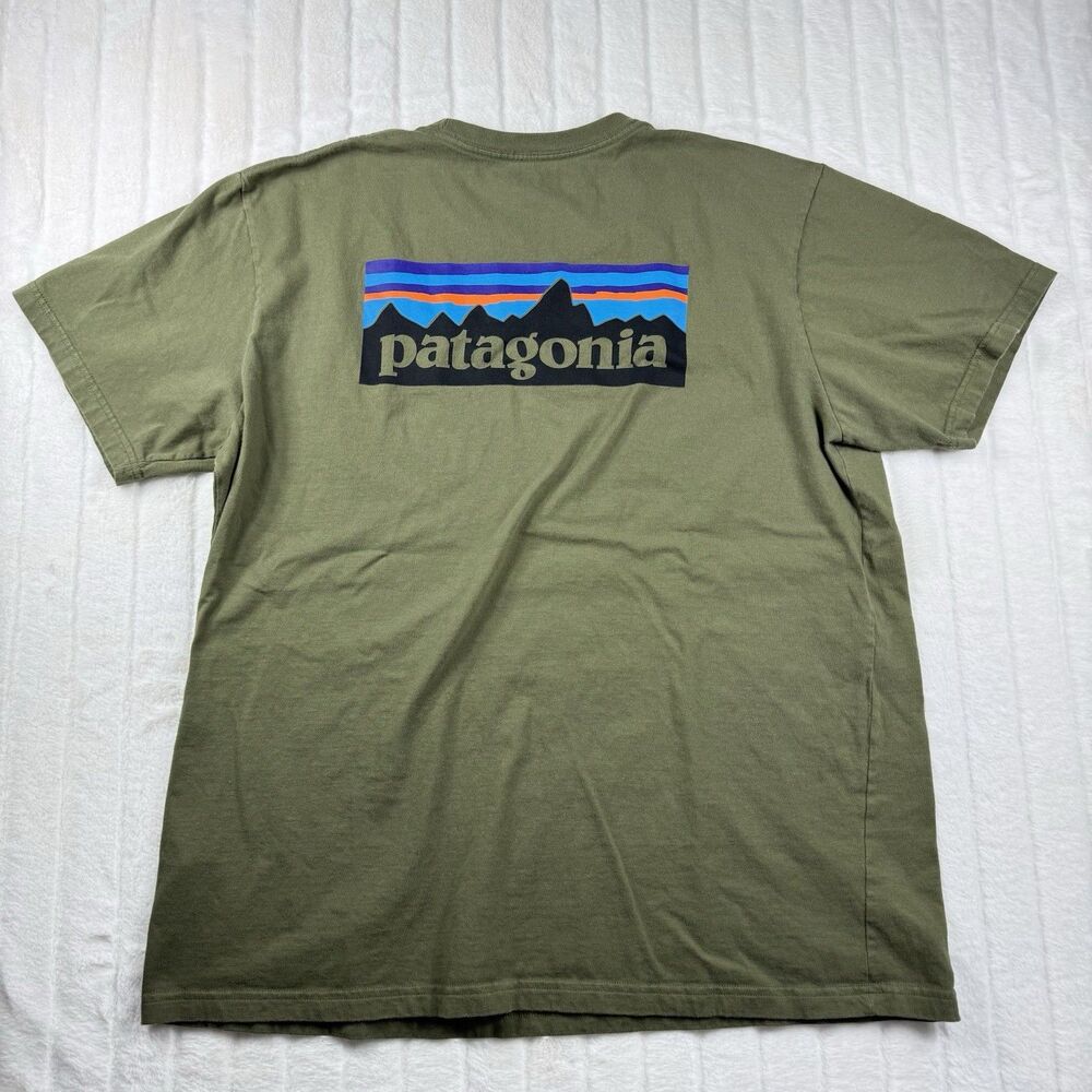 Patagonia P6 Logo Tee Men’s XL Green Spellout  Organic Cotton Outdoor Sport Fish